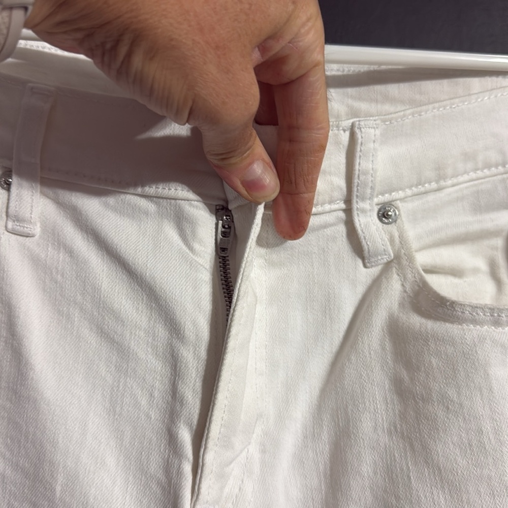 GAP Distressed Girlfriend Midrise Jeans Optic White Size: 8/29 27.5” - Picture 3 of 6